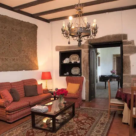 Casa Das Obras Мантейгас