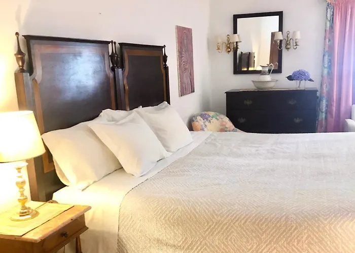 לינה וארוחת בוקר Casa Obras מנטגאס