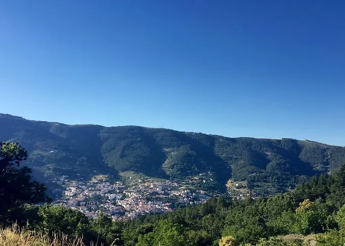 לינה וארוחת בוקר Casa Obras מנטגאס