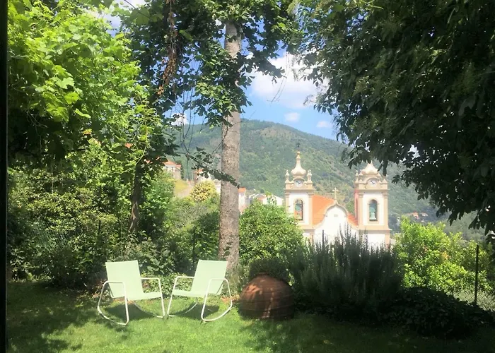 לינה וארוחת בוקר Casa Obras 4*